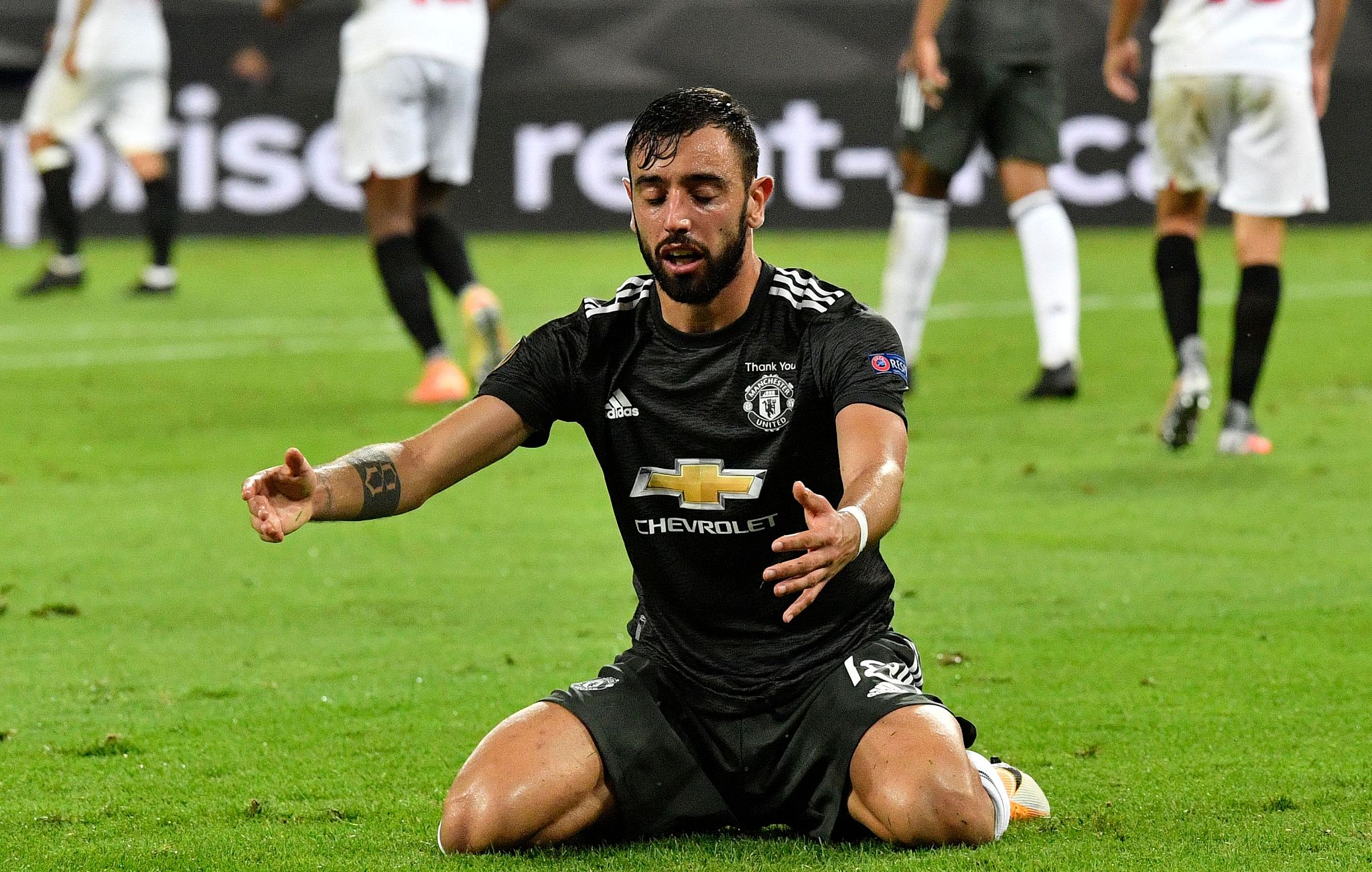 包含今晨英超传出新动向，斯图加特强势反弹，管理层表态——震撼外界，纪律约束更严格的词条