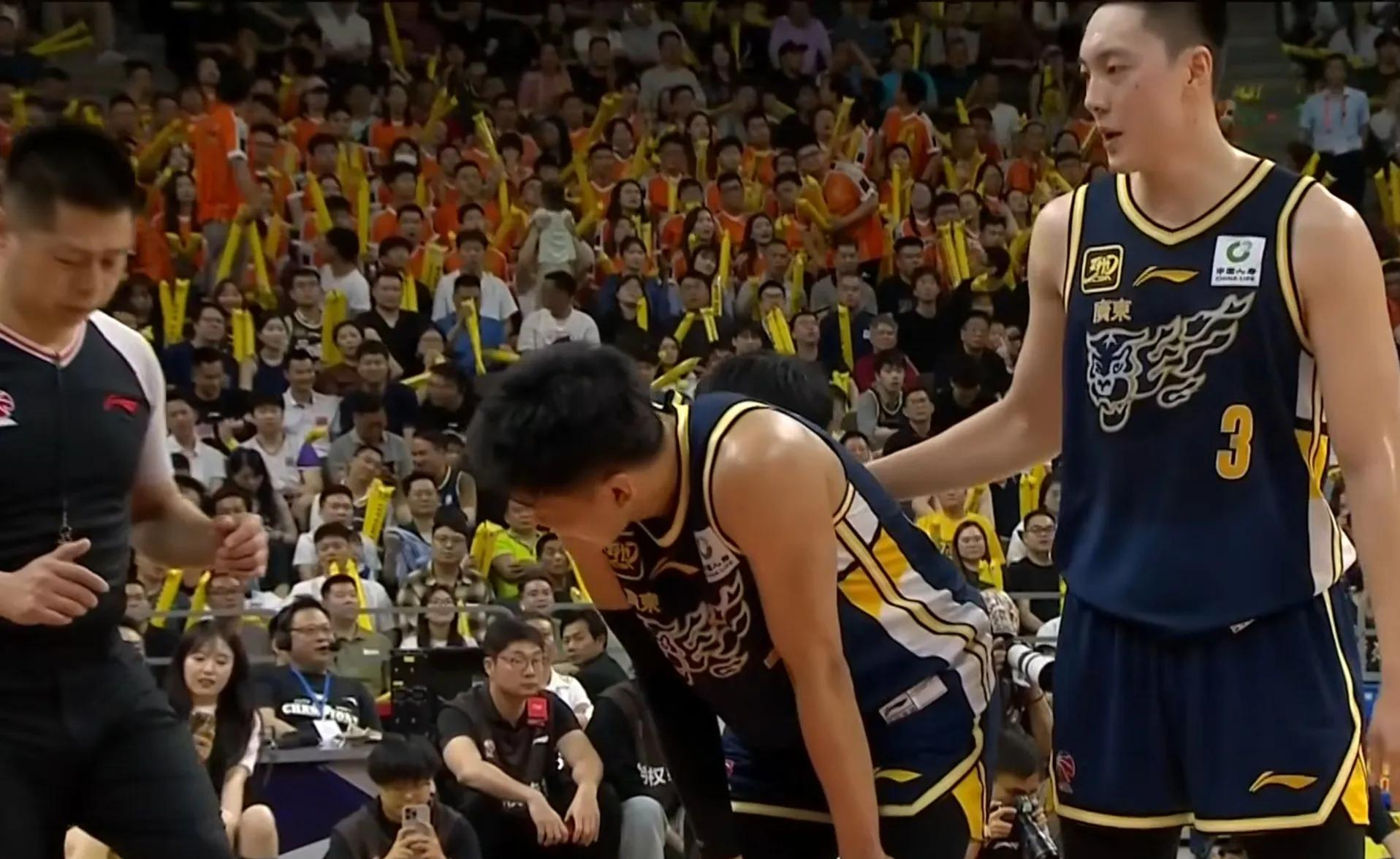 关于赛地聚焦——CBA季后赛窗口期热度飙升,深圳男篮更衣室发声,管理层满意,球队文化再被提及的信息 关于赛地聚焦——CBA季后赛窗口期热度飙升,深圳男篮更衣室发声,管理层满意,球队文化再被提及的信息