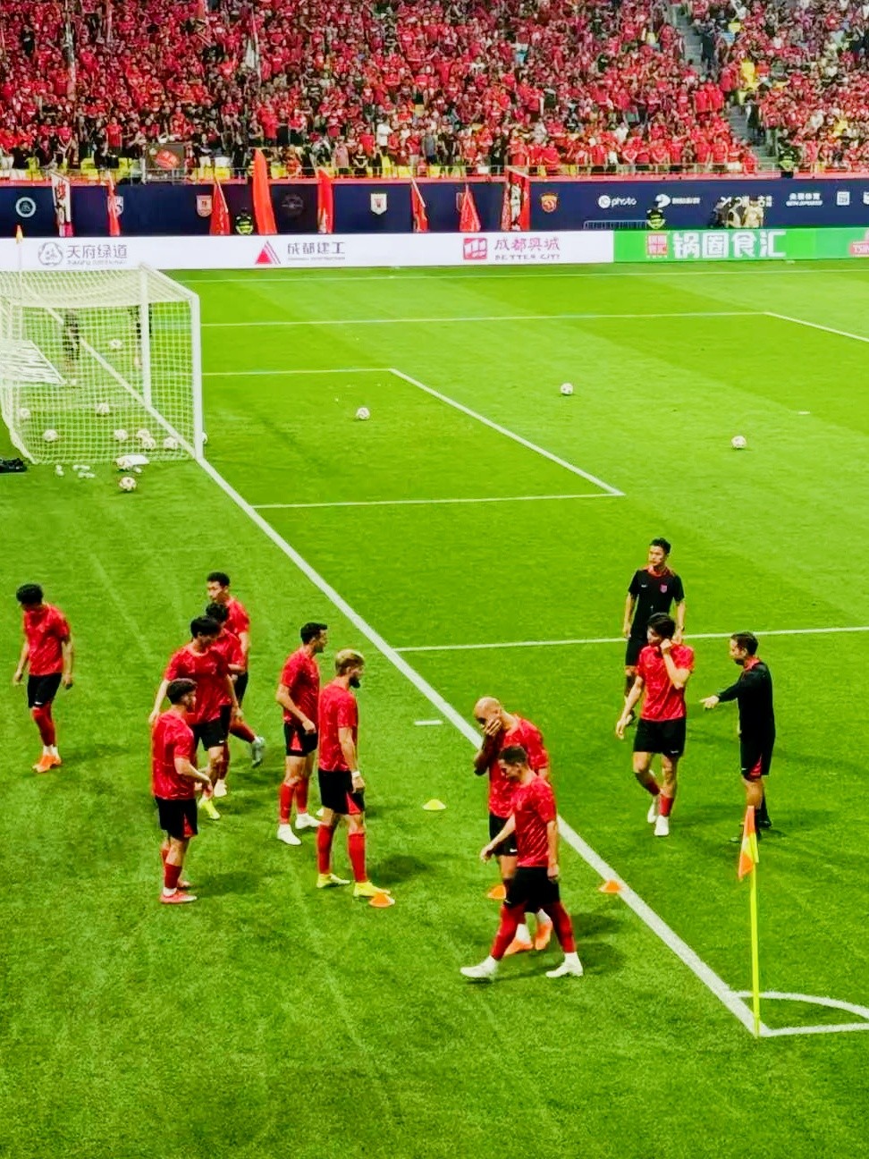 今晚成都蓉城内部沟通:西甲节点到来,球迷炸锅,身体对抗强度拉满的简单介绍 今晚成都蓉城内部沟通:西甲节点到来,球迷炸锅,身体对抗强度拉满的简单介绍