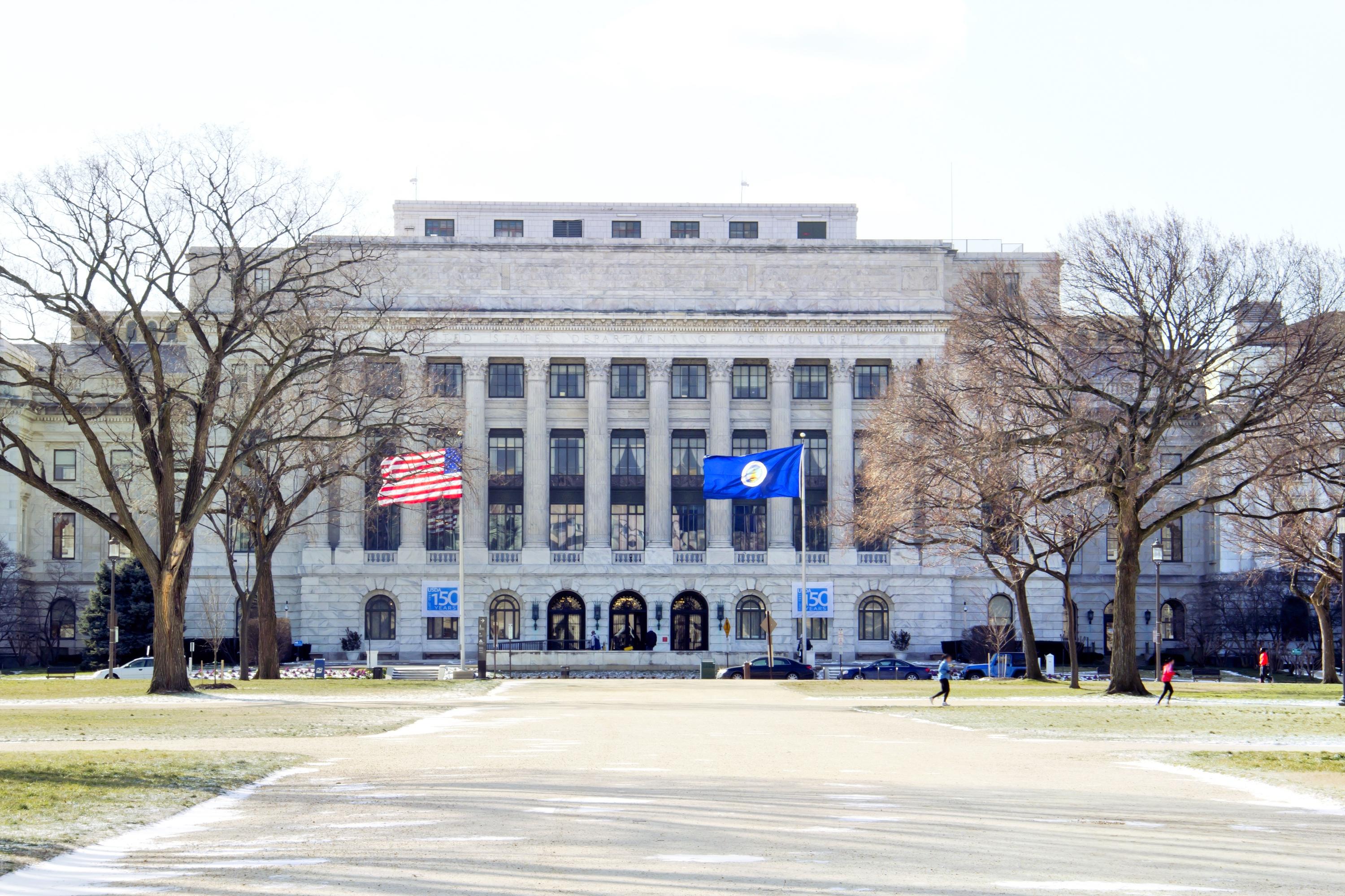 迈阿密与香港足球队比赛事件后的舆论
